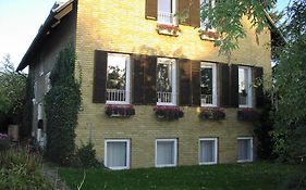 Acacia House 2*